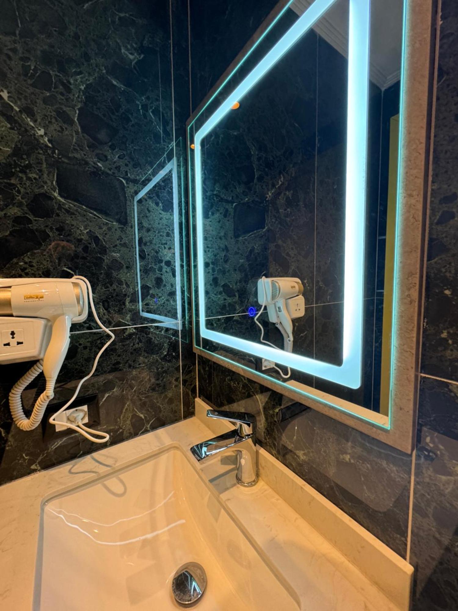 Hotel Gjika Tirana Buitenkant foto
